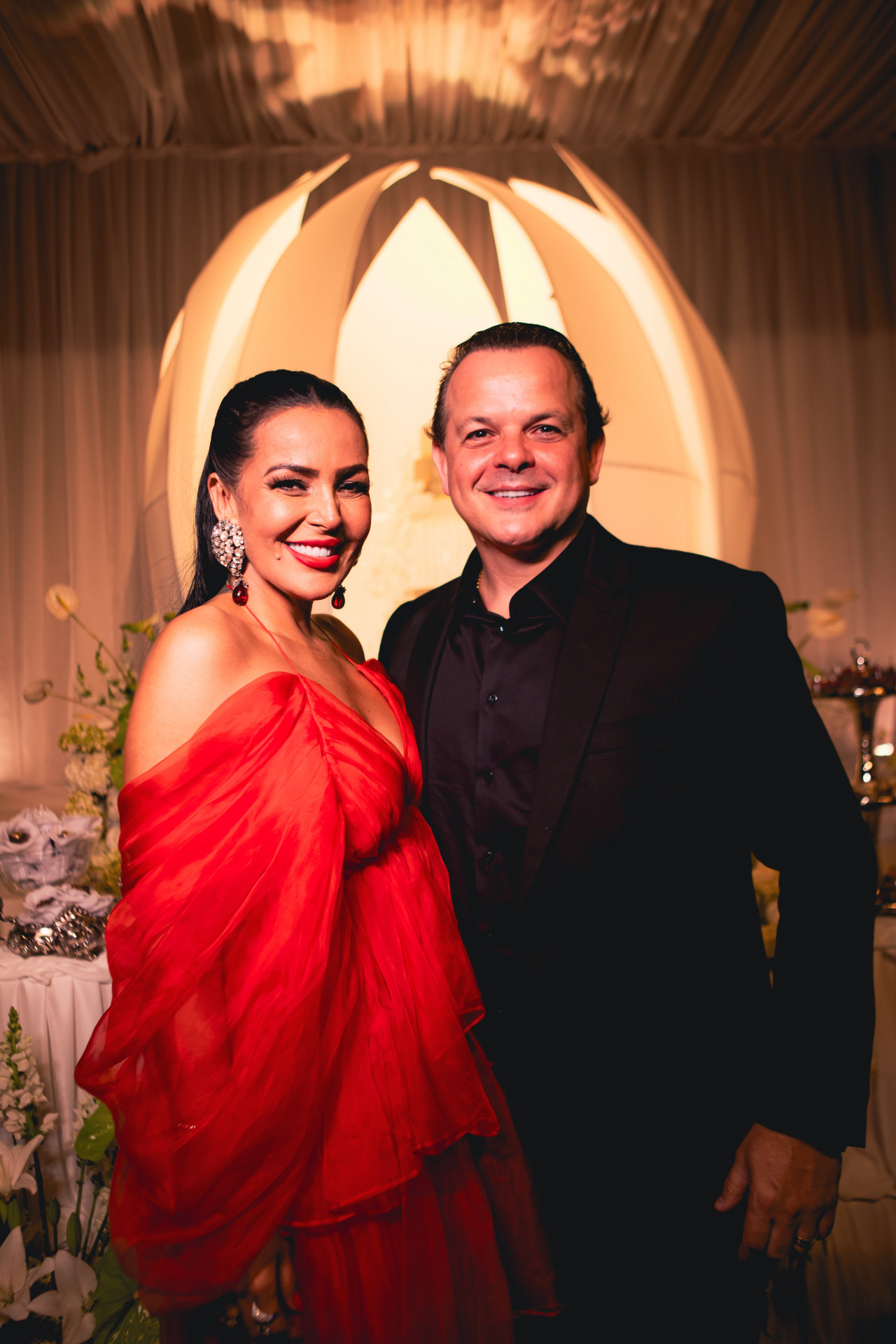 Gardênia Cavalcanti e o marido, Marcos Rezende, vice-presidente do jornal O DIA, durante a mega festa de aniversário