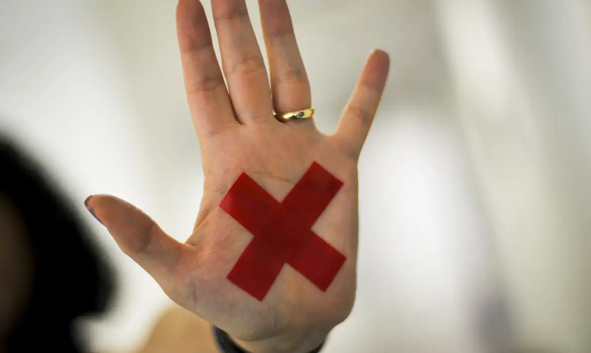 Saiba como cartórios ajudam mulheres a documentar casos de violência