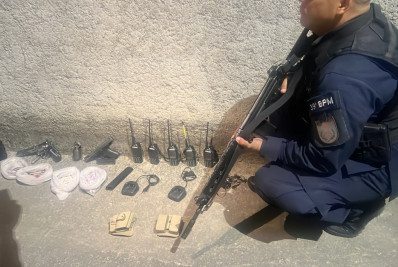PM apreende pistola e granada em Belford Roxo