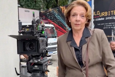 Rosi Campos se retrata após vídeo em cemitério: 'Não era grosseria'
