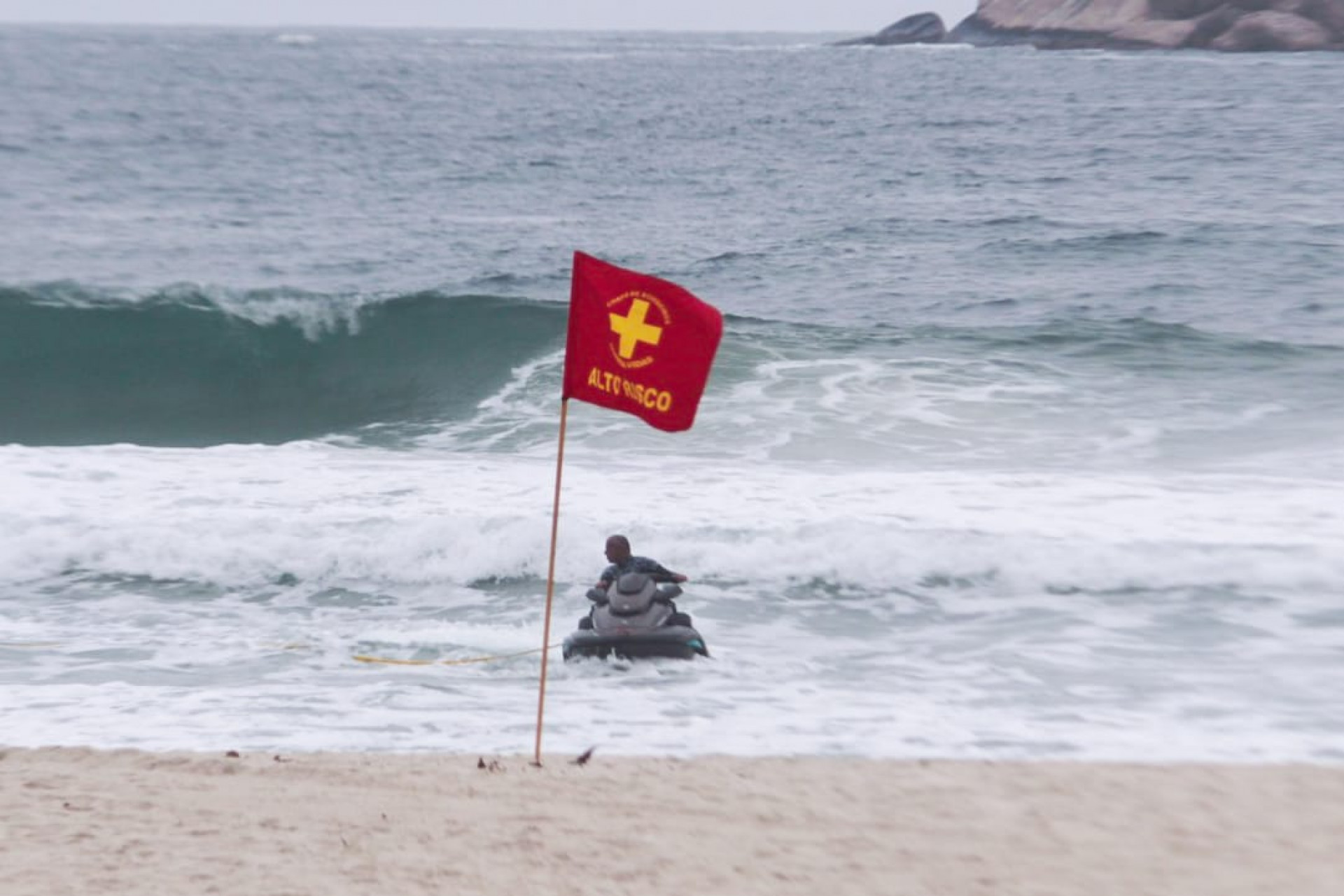 Não deu praia! Tempo continua instável durante a semana, no Rio - Carlos Elias Junior/ Agência O Dia