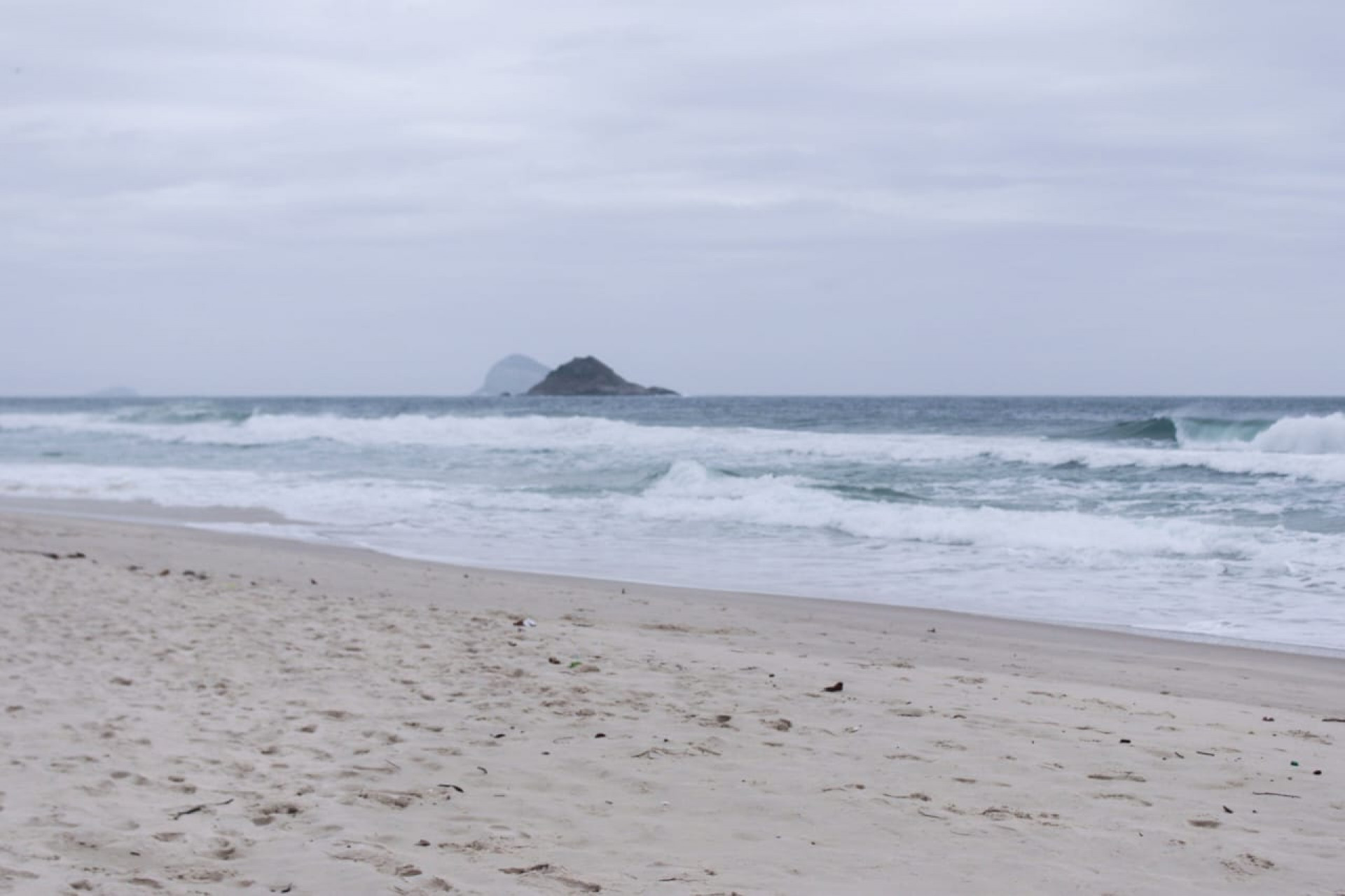 Não deu praia! Tempo continua instável durante a semana, no Rio - Carlos Elias Junior/ Agência O Dia