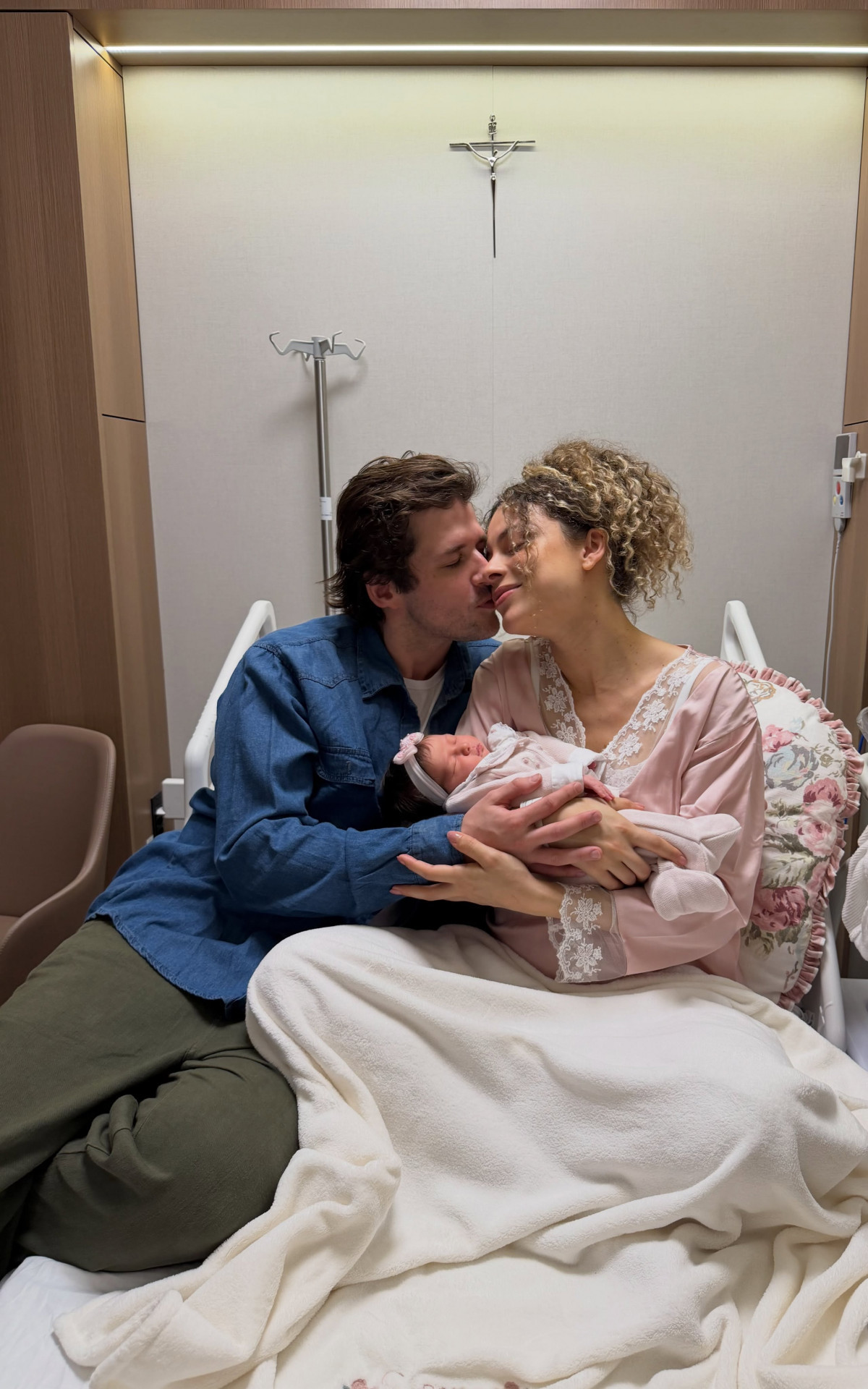 Gil Coelho e Larissa Gloor anunciam nascimento da filha - Reprodu&ccedil;&atilde;o do Instagram