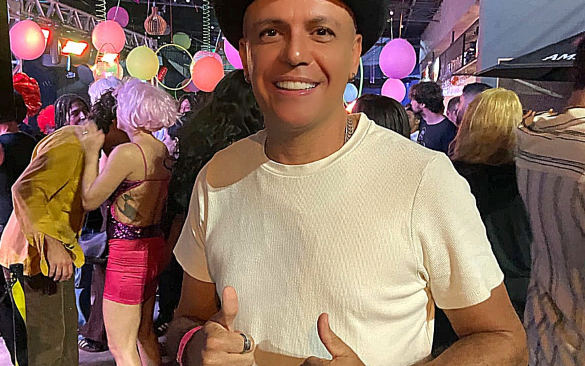 Cantor caxiense agita festa de elenco da novela 'Quem Ama Cuida' - Divulga&ccedil;&atilde;o/Walter Souza