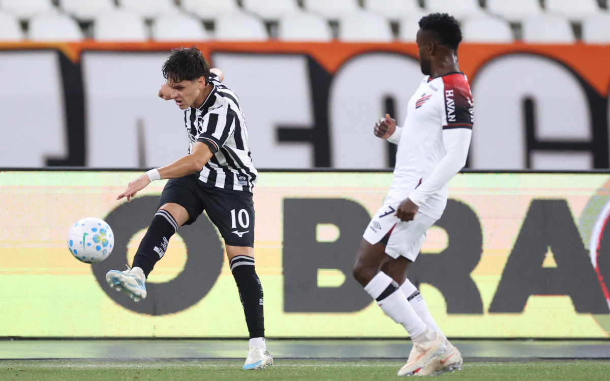 Montoro.  BOTAFOGO x Athletico PR pelo Campeonato Brasileiro no Estadio Nilton Santos, 24 de Agosto de 2026, Rio de Janeiro, RJ, Brasil. 
