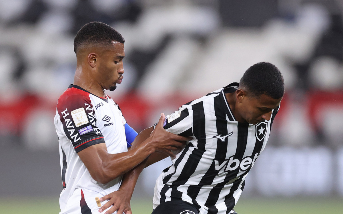 Toledo.  BOTAFOGO x Athletico PR pelo Campeonato Brasileiro no Estadio Nilton Santos, 24 de Agosto de 2026, Rio de Janeiro, RJ, Brasil.