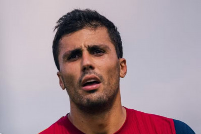 Rodri faz primeira atividade com elenco e pode estrear pelo Barcelona