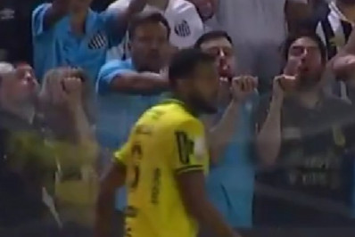 Santos identifica torcedor que cuspiu em Reinaldo, do Mirassol