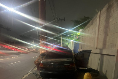Motorista morre ao bater em poste na Avenida Brasil