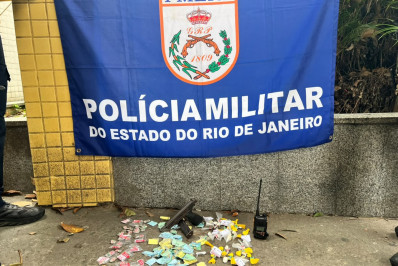 Dois adolescentes são apreendidos e mulher é presa na Gardênia Azul