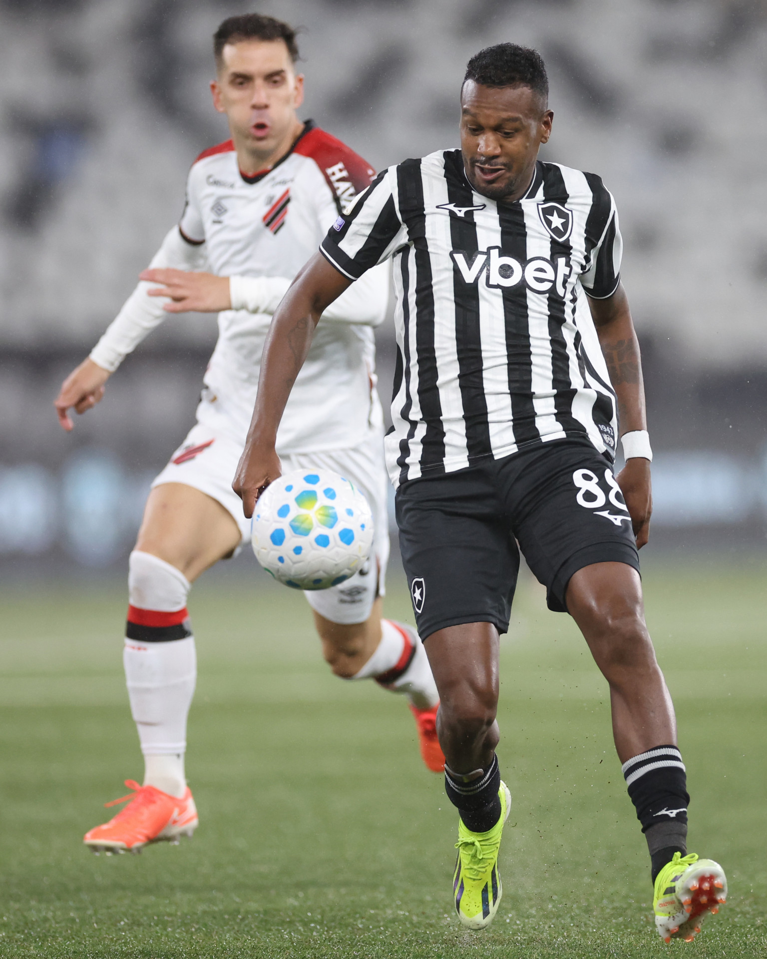 Edenilson. BOTAFOGO x Athletico PR pelo Campeonato Brasileiro no Estadio Nilton Santos, 24 de Agosto de 2026, Rio de Janeiro, RJ, Brasil. - Vítor Silva/Botafogo