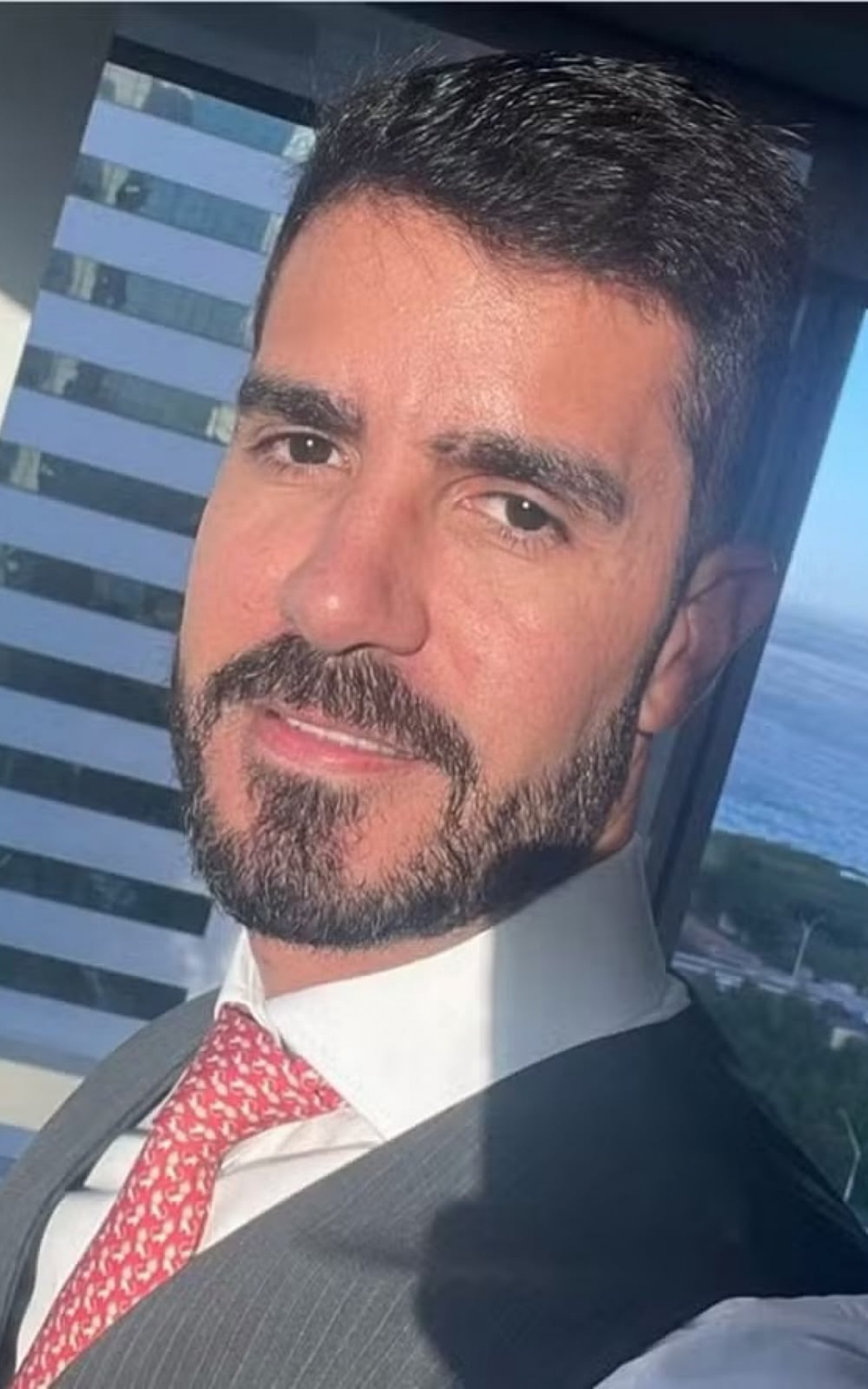 O advogado Rodrigo Marinho Crespo foi morto a tiros a luz do dia