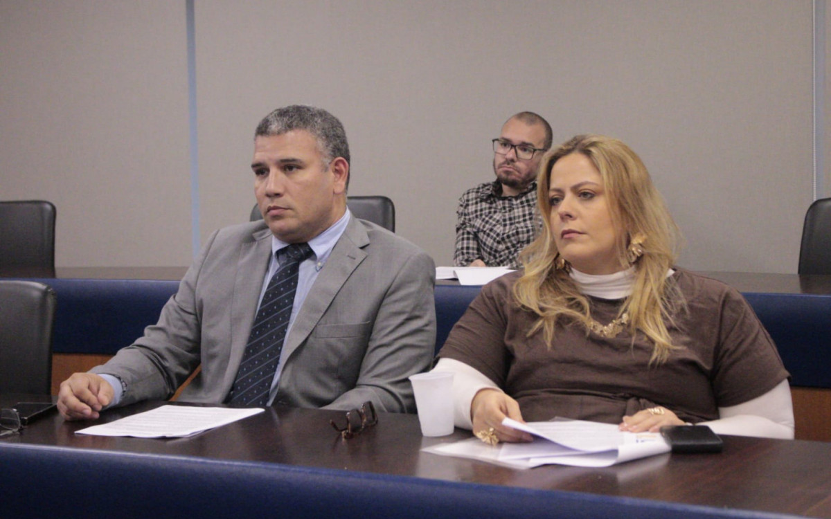 Carol de Andrade e Laércio Pereira, assessores do candidato ao senado pelo Podemos, Marcos Dias - Carlos Elias Junior/ Agência O Dia