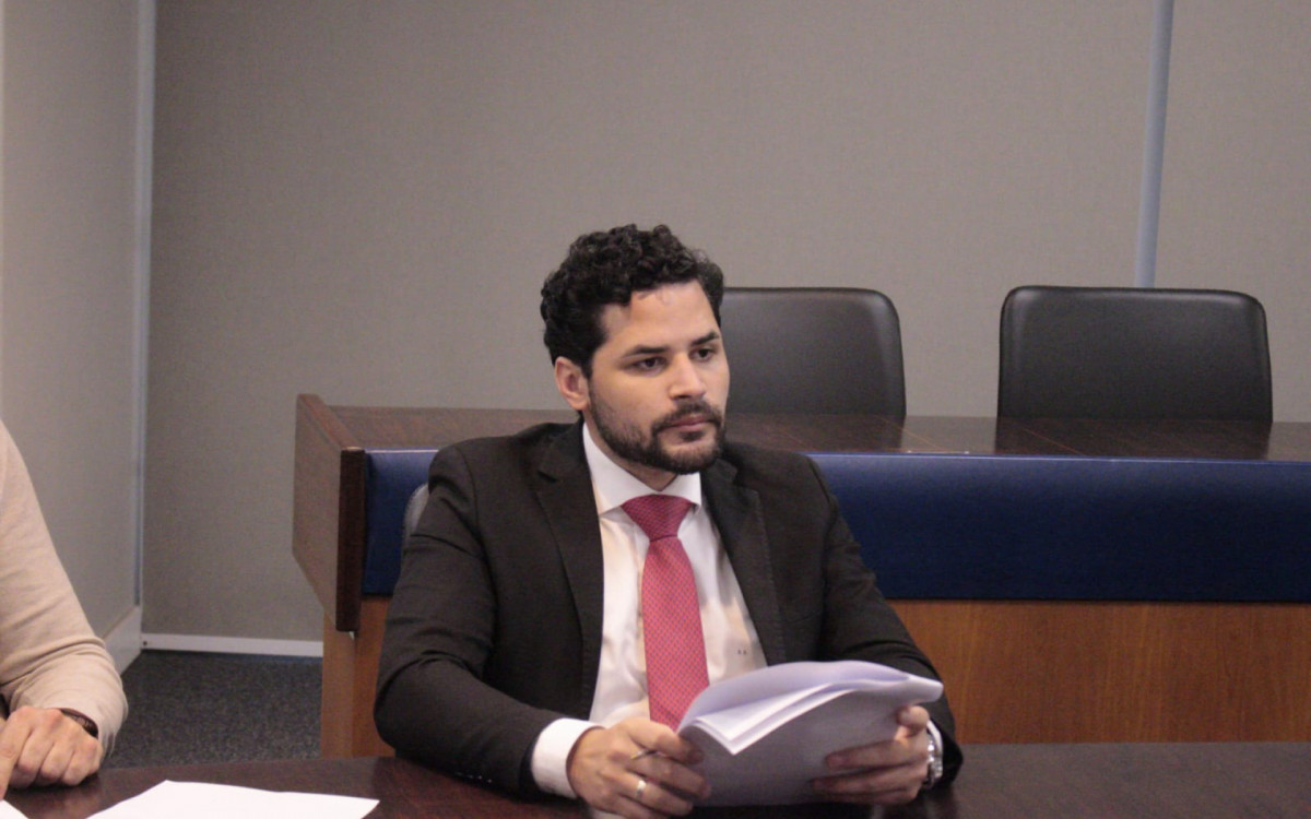 Vinícius Ribeiro, assessor do candidato ao senado, Waguinho, do Republicanos. - Carlos Elias Junior/ Agência O Dia