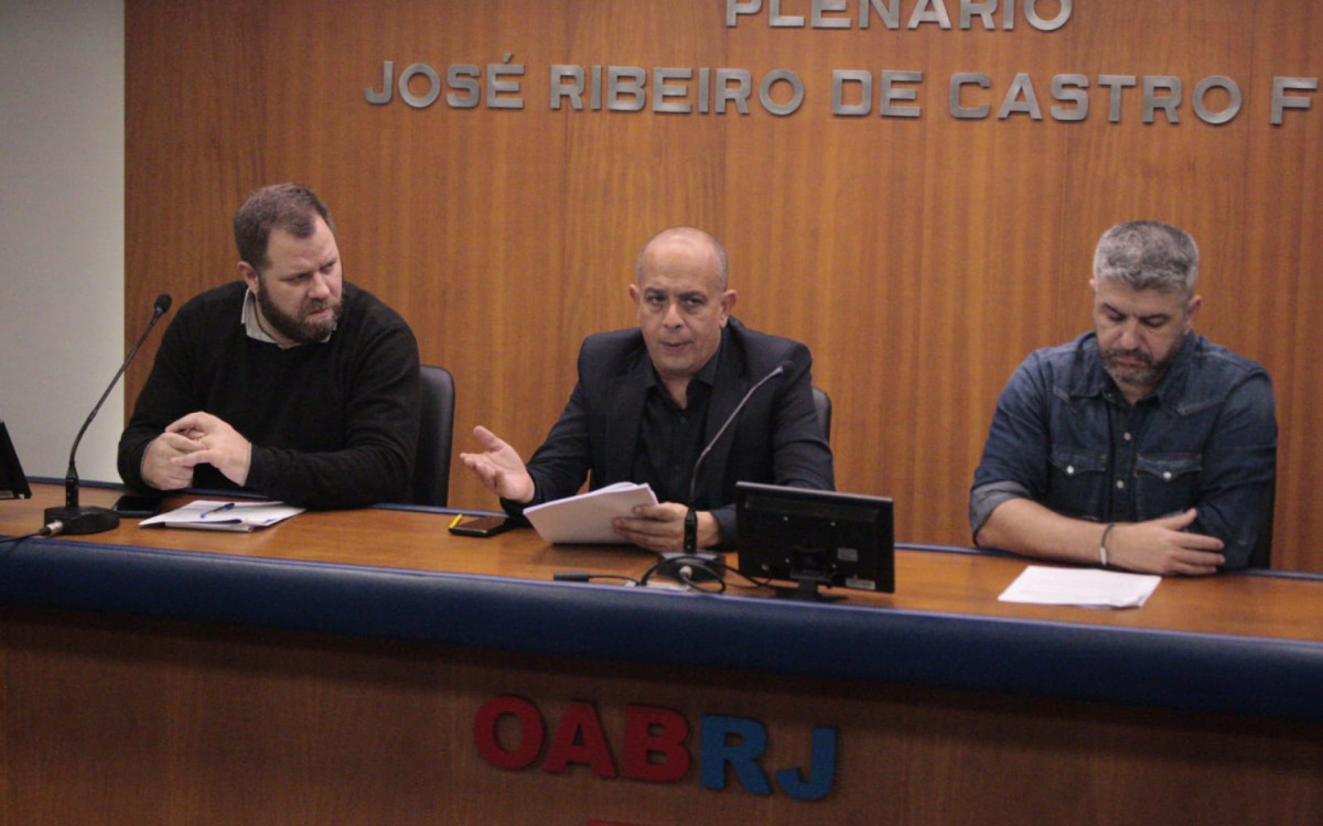 Marcelo Bastos, atendente de Comunicação da OAB, o diretor de jornalismo do Jornal O Dia, Eduardo Caruso e o Gerente de Jornalismo, André Caramante - Carlos Elias Junior/ Agência O Dia