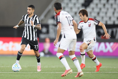 Botafogo vai utilizar Santi e Matheus Martins até concluir vendas