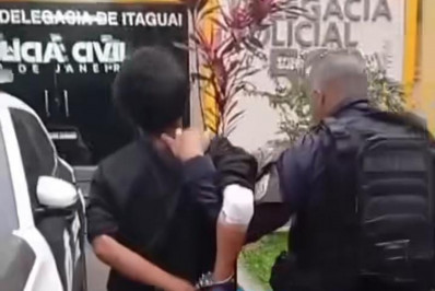 Homem detido pela PM resiste à abordagem e morde policial, em Itaguaí