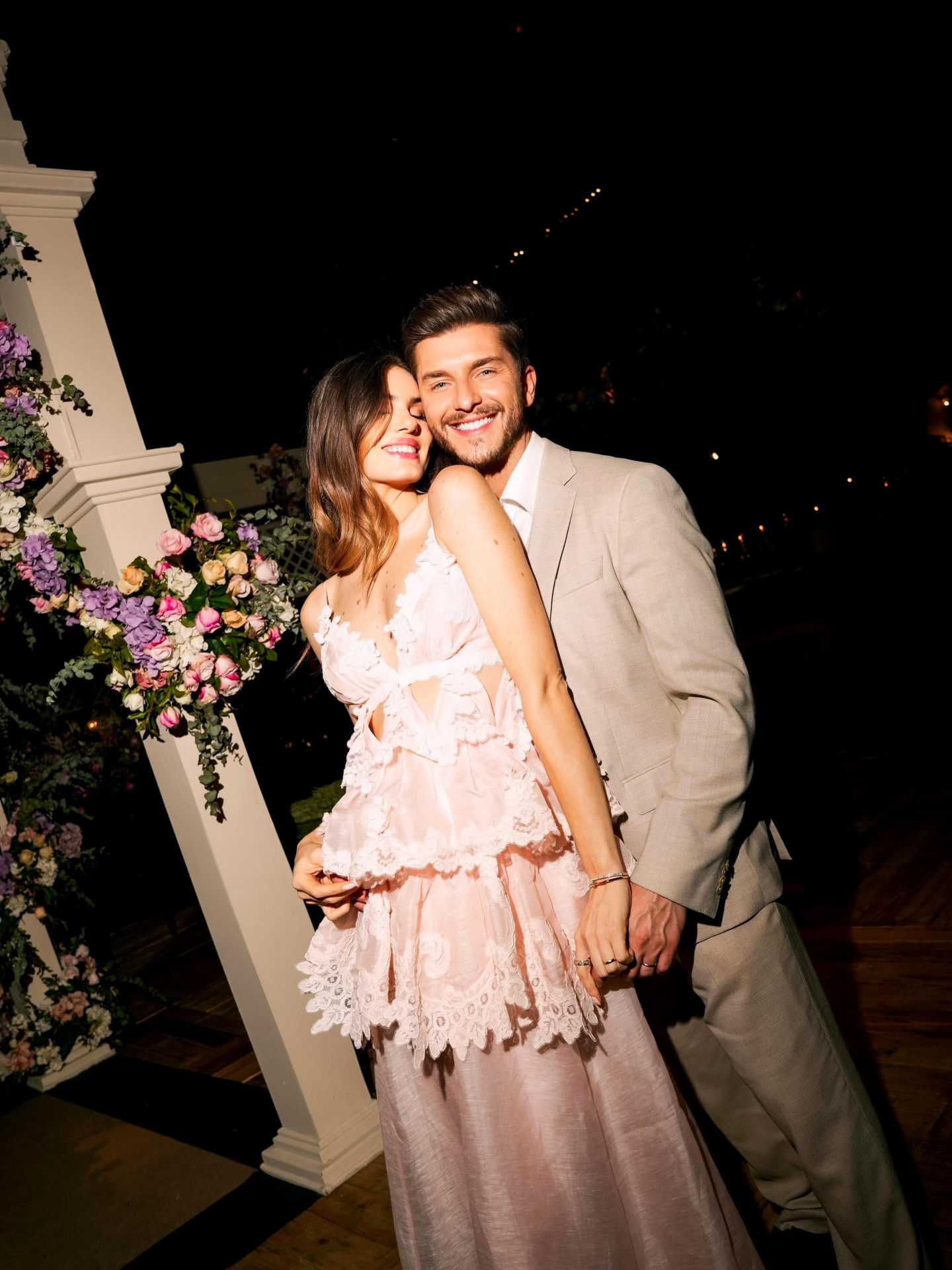 Camila Queiroz e Klebber Toledo se conheceram nos bastidores de novela - Reprodução/Instagram
