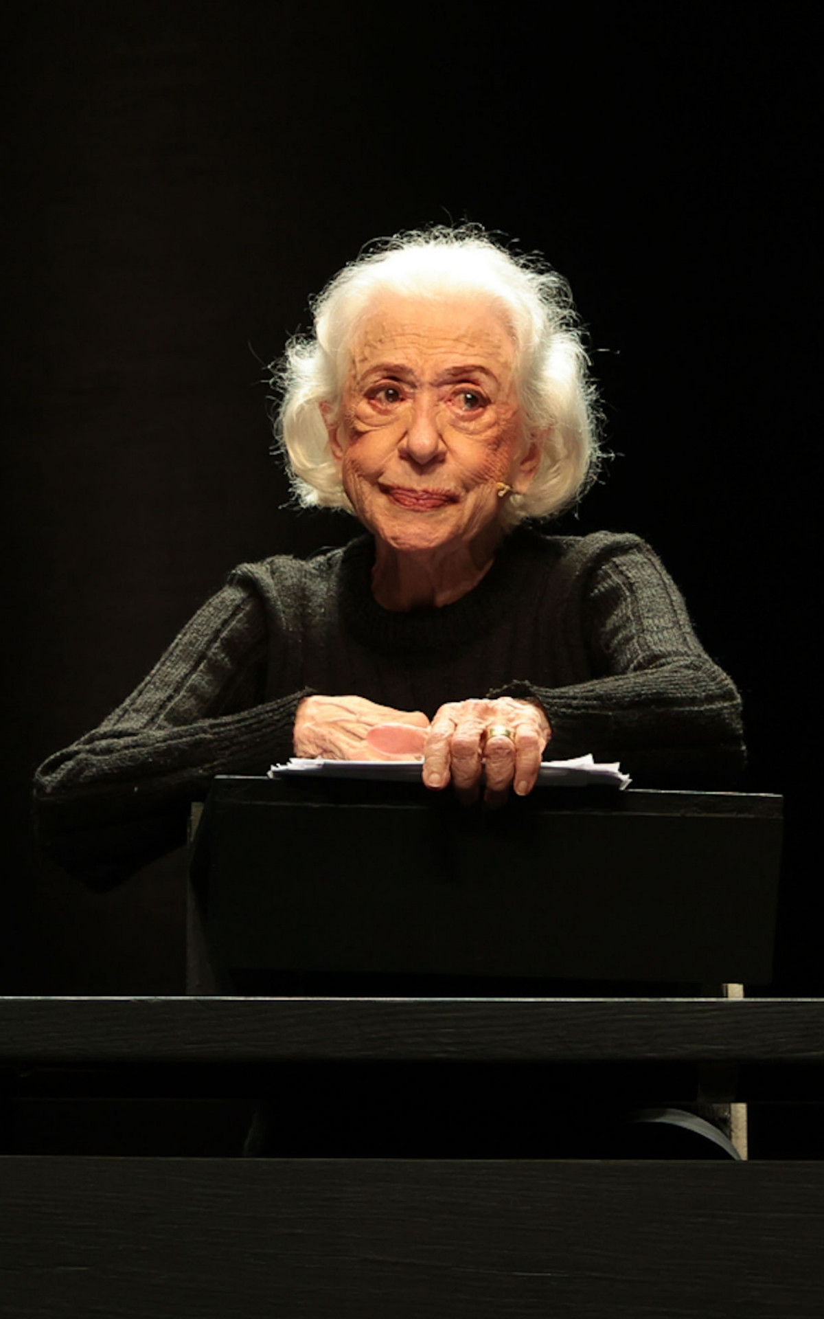 Fernanda Montenegro se emociona após apresentar Nelson Rodrigues por Ele Mesmo
