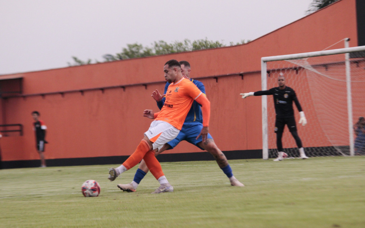 Léo Muchacho anotou mais um gol pelo Orgulho da Baixada