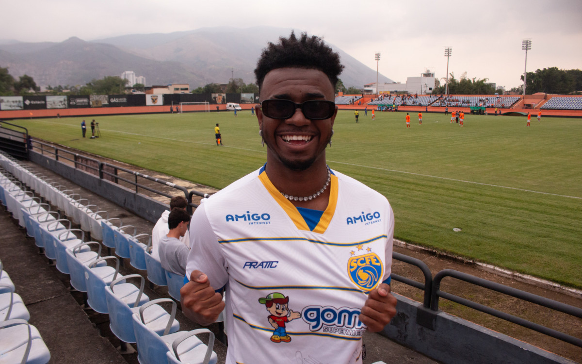 COPA RIO - Semifinal - Nova Iguaçu X Sampaio Corrêa, nesta quarta-feira (26). Na foto, Sérgio, conhecido como Vini Jr da Baixada, torcedor do Sampaio Corrêa.