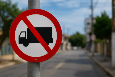 Caminhões têm circulação proibida em trecho de rua em Icaraí
