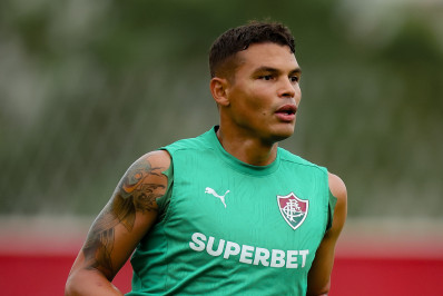 Thiago Silva pode ser poupado pelo Fluminense contra o Athletico-PR