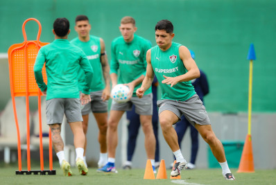 Savarino perde espaço, e precisa de volta por cima no Fluminense