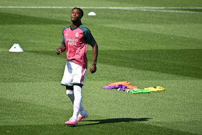 Manchester United prepara proposta por meio-campista do Real Madrid