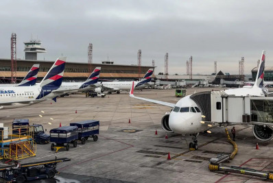 Anvisa atualiza regras de segurança sanitária para aviões e aeroportos