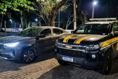 PRF recupera veículo clonado na Via Dutra, em Resende