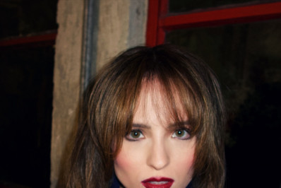Larissa Manoela muda visual e recebe elogio do marido