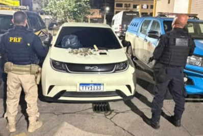 PM prende frentista que transportava drogas em carro furtado em Petrópolis