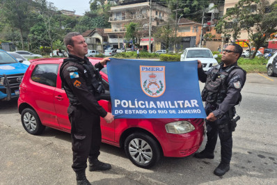 Carro furtado de concessionária é recuperado em 45 minutos pela PM