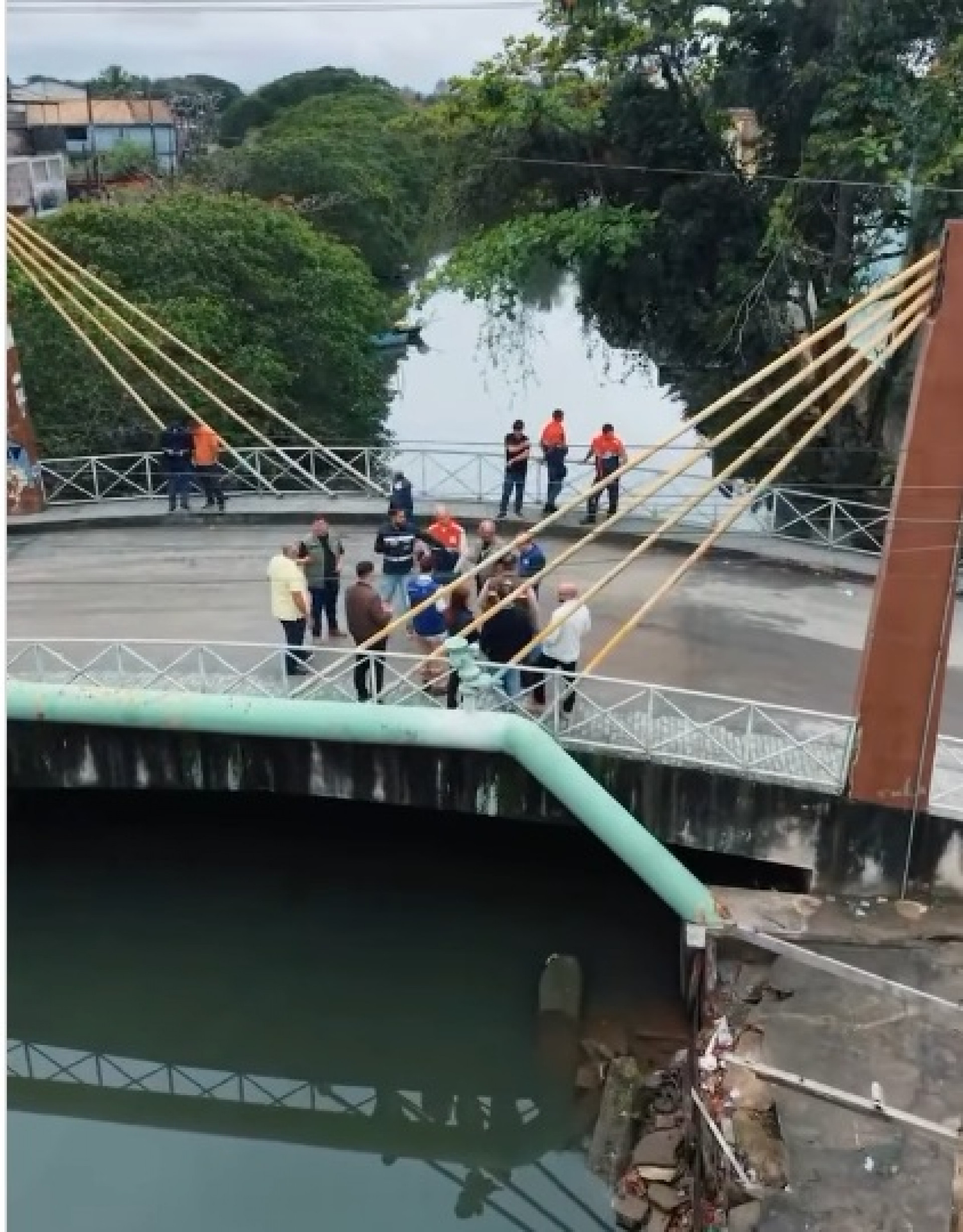 Prefeitos Carlos Augusto Balthazar e Ramon Gidalte articulam a&ccedil;&otilde;es conjuntas para reduzir os impactos dos alagamentos nas &aacute;reas pr&oacute;ximas ao Canal de Medeiros - Foto: Reprodu&ccedil;&atilde;o v&iacute;deo rede social
