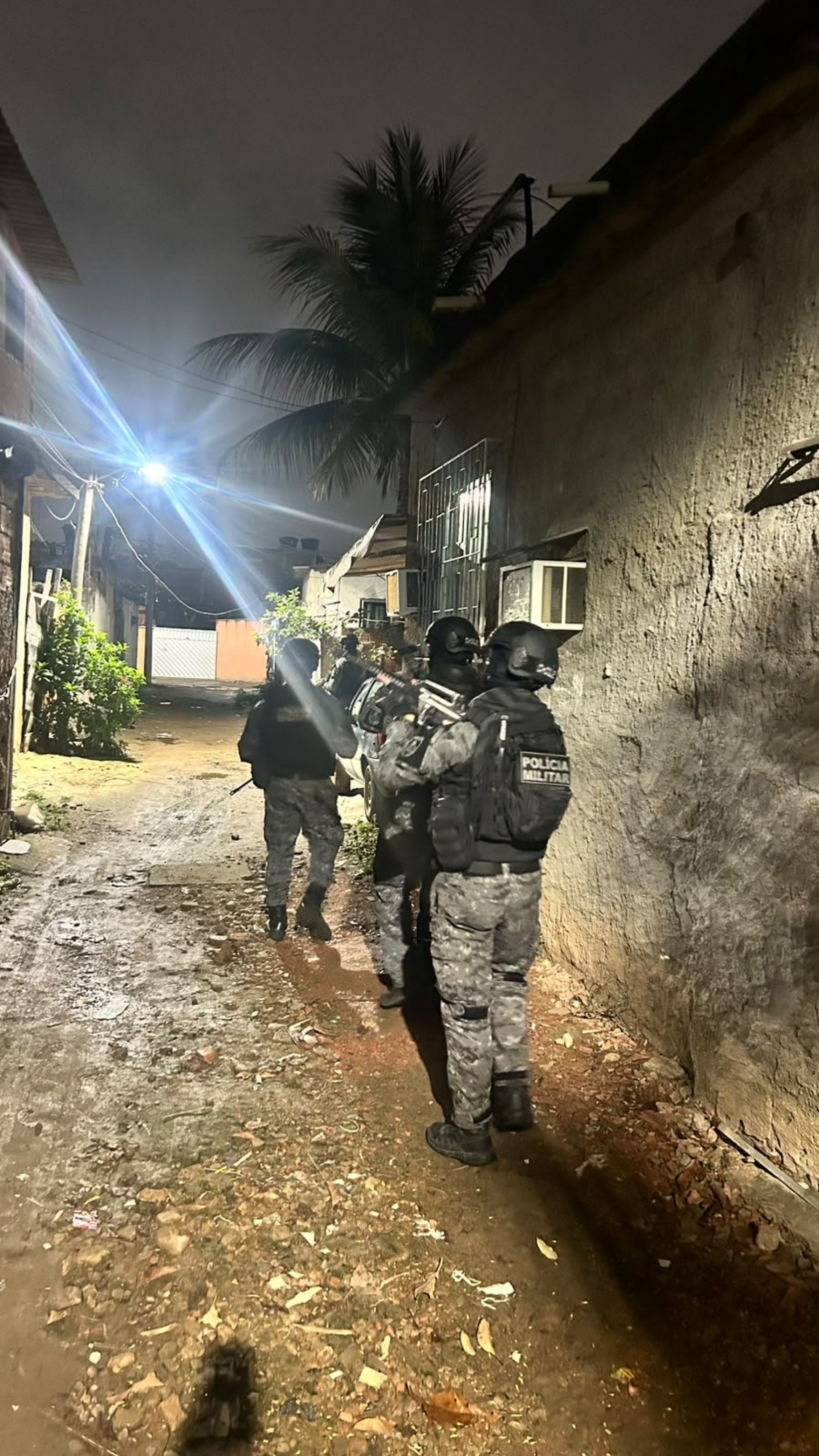 PMs atuam em comunidades controladas pelo Comando Vermelho na Zona Norte - Reprodução / Redes Sociais
