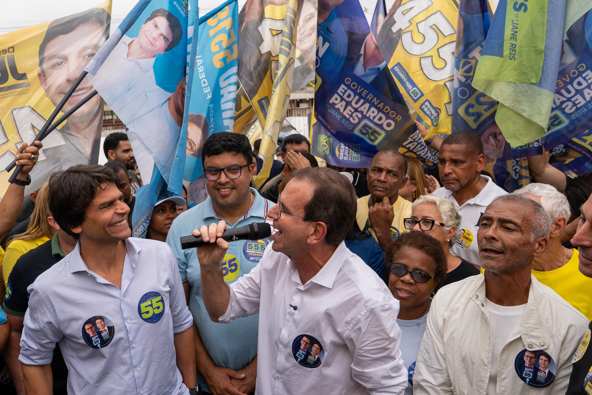 Em visita a Nova Iguaçu, Eduardo Paes (PSD) prometeu concluir as obras do 44º BPM - Divulgação