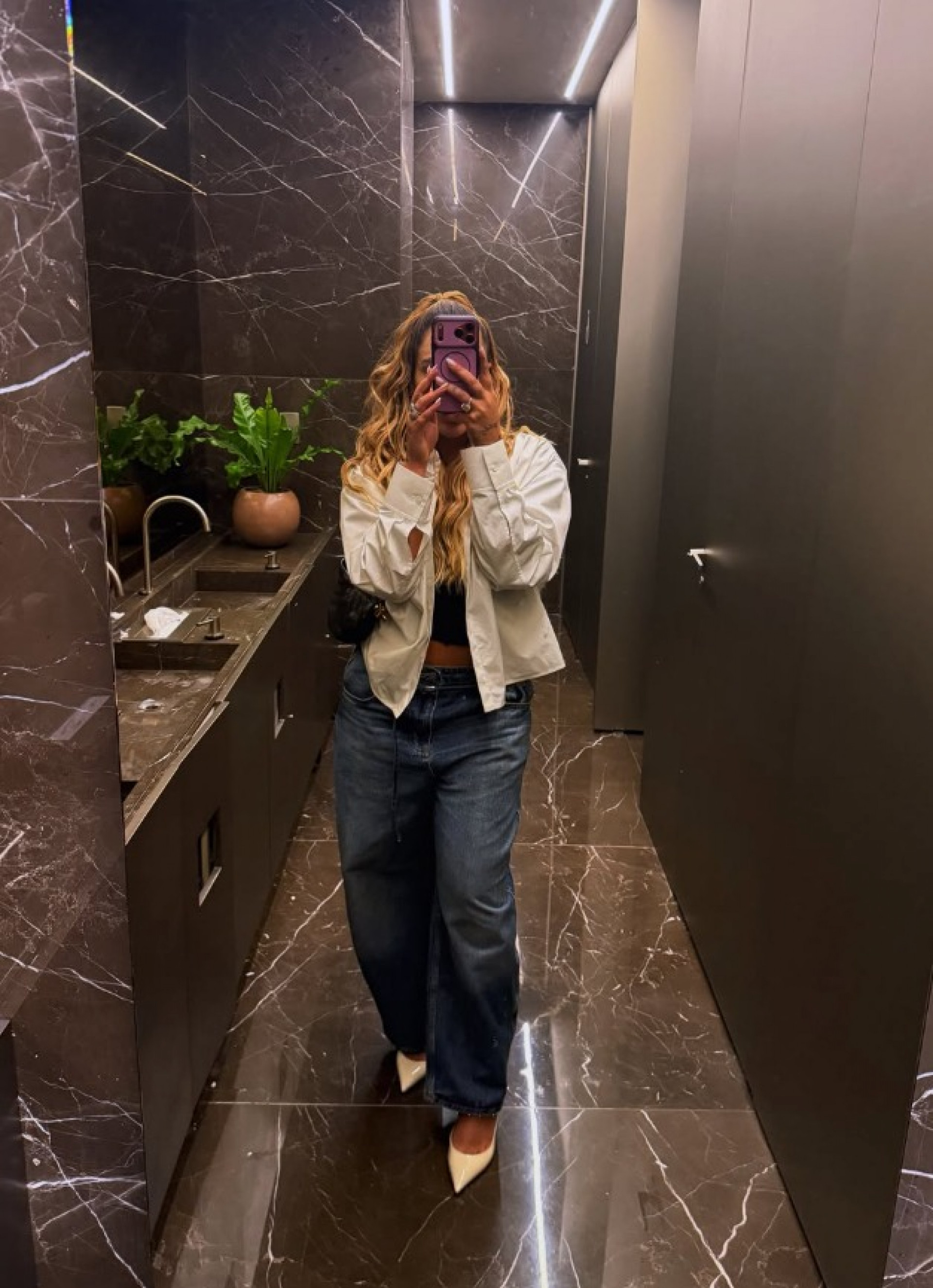 Rafaella Santos compartilhou foto jogando sinuca com Gabigol em meio a carrossel no Instagram - Reprodução / Instagram