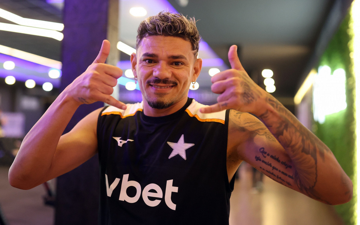 Tiquinho Soares está de volta ao Botafogo