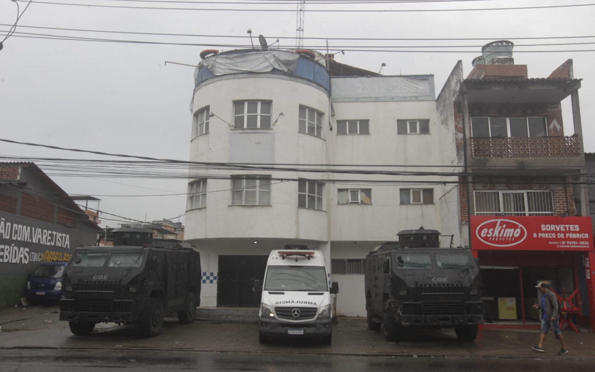 Polícia militar faz operação na região