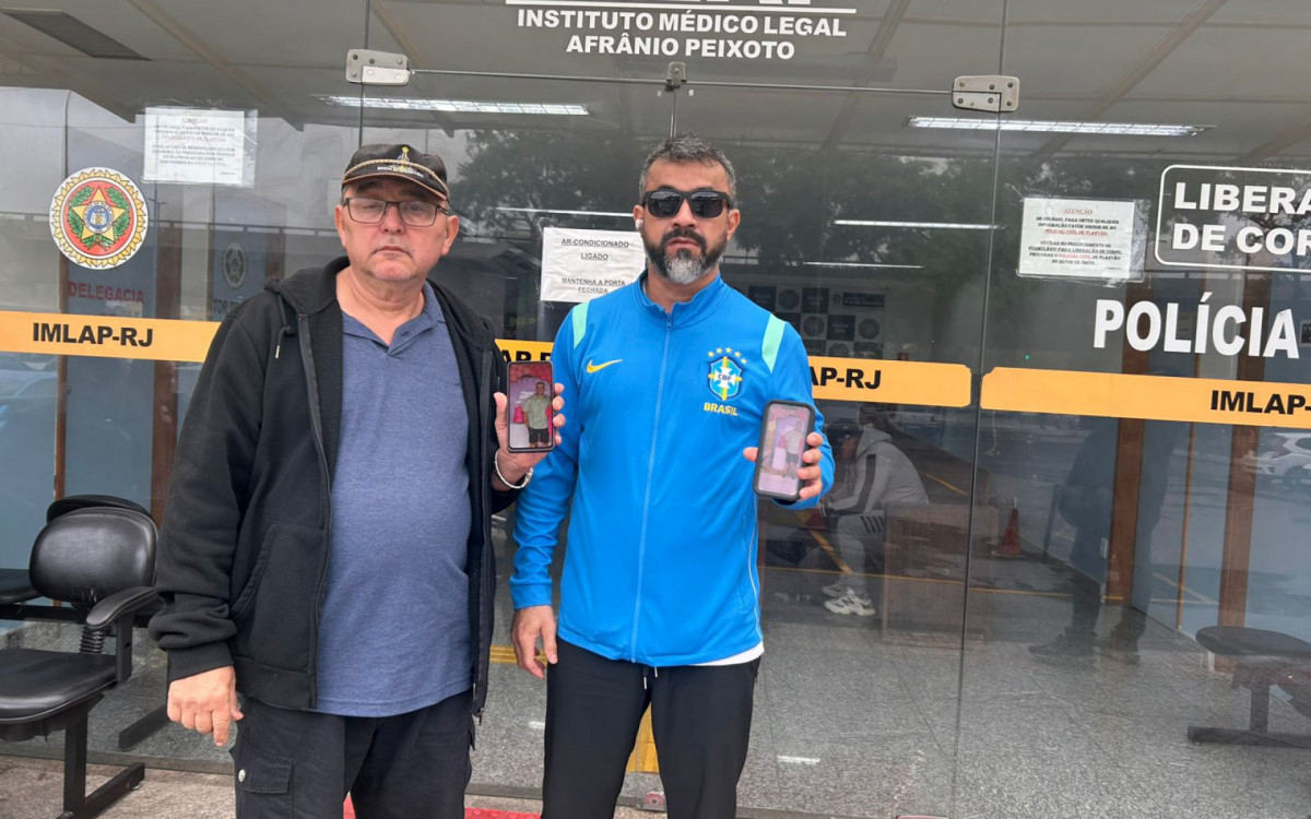 Pai e tio de Pedro estiveram no IML nesta sexta para realizar a liberação do corpo