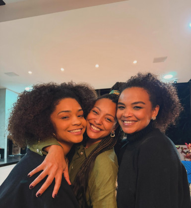 Juliana Alves se encontra com Sheron Menezzes e Lucy Ramos: 'Amores'