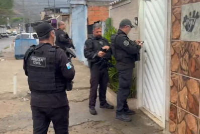 Operação mira quadrilha que clonava e revendia veículos no Rio, Niterói e São Gonçalo