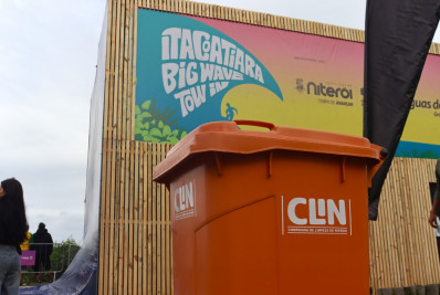 Clin une limpeza, reciclagem e educação ambiental no Itacoatiara Big Wave
