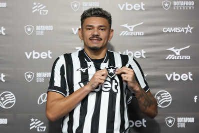 Tiquinho se diz motivado em volta ao Botafogo: 'Mais que no início'