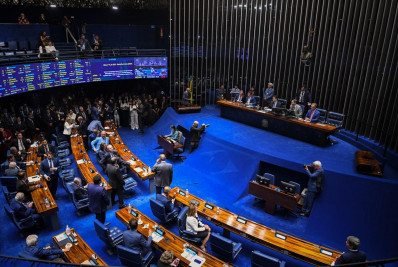 O que faz um senador? Eleitores vão escolher dois em cada estado