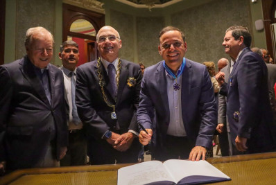 Rodrigo Neves recebe Ordem do Mérito Comercial Estácio de Sá