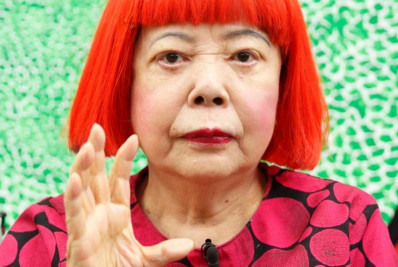 Yayoi Kusama, artista japonesa famosa por 'bolinhas', morre aos 97 anos