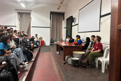 'Gera receio': alunos da UFRJ se reúnem após suposta apologia ao nazismo