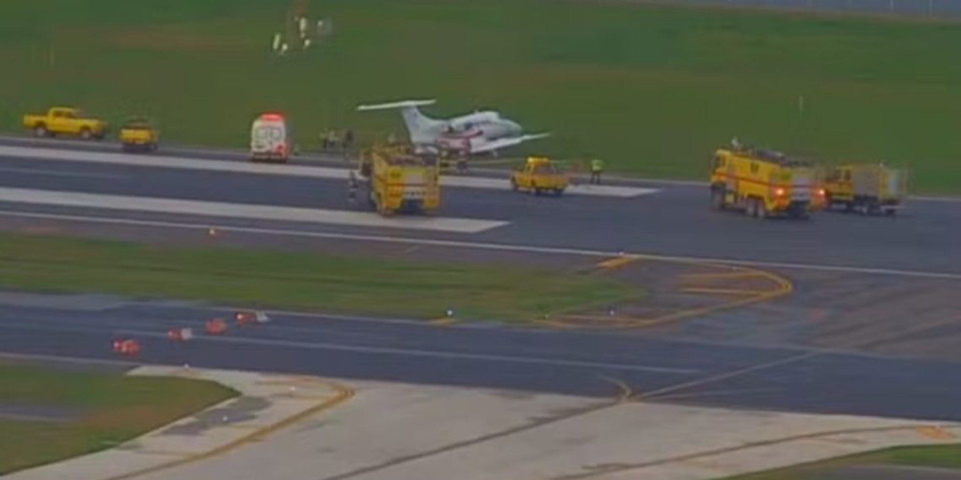 Avi&atilde;o de pequeno porte sai da pista no Santos Dumont e paralisa as opera&ccedil;&otilde;es do aeroporto